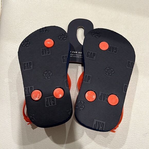 Baby Gap Flip Flops 5/6 - Picture 2 of 4